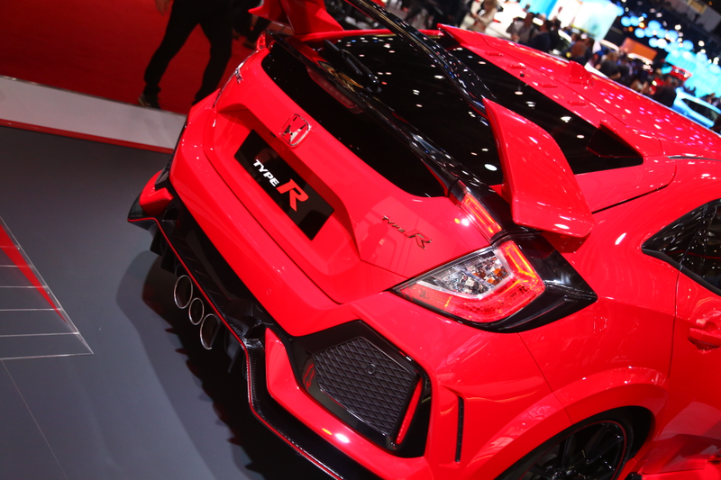 Illustration for article titled The 2018 Honda Civic Type R Is Ridiculous In All The Right Ways